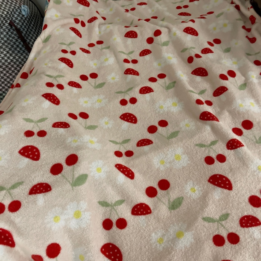 & Other Stories Red and Cream Fruit Pattern Blanket